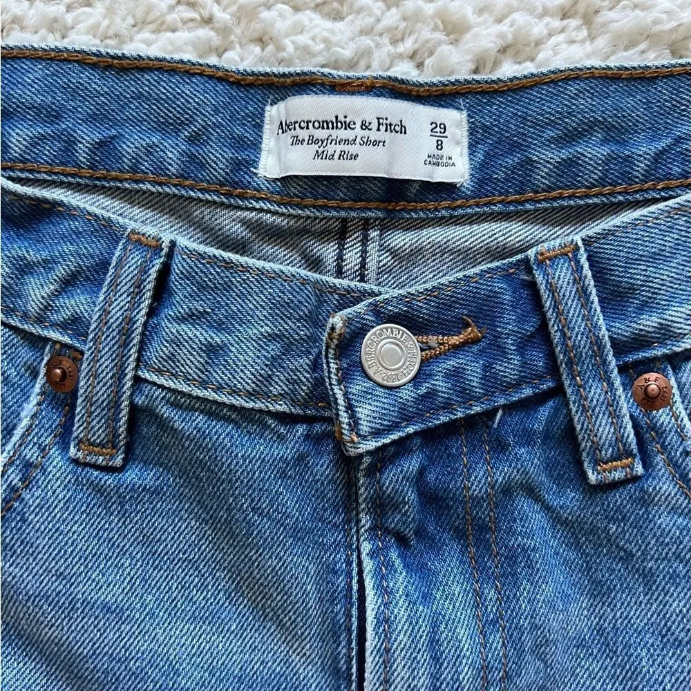 American Eagle Denim‎ Shorts The Boyfriend Mid rise NWOT - Image 4
