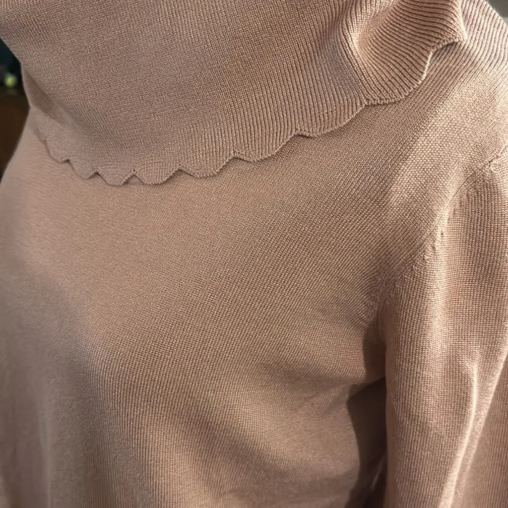 Scalloped turtle neck - Image 2
