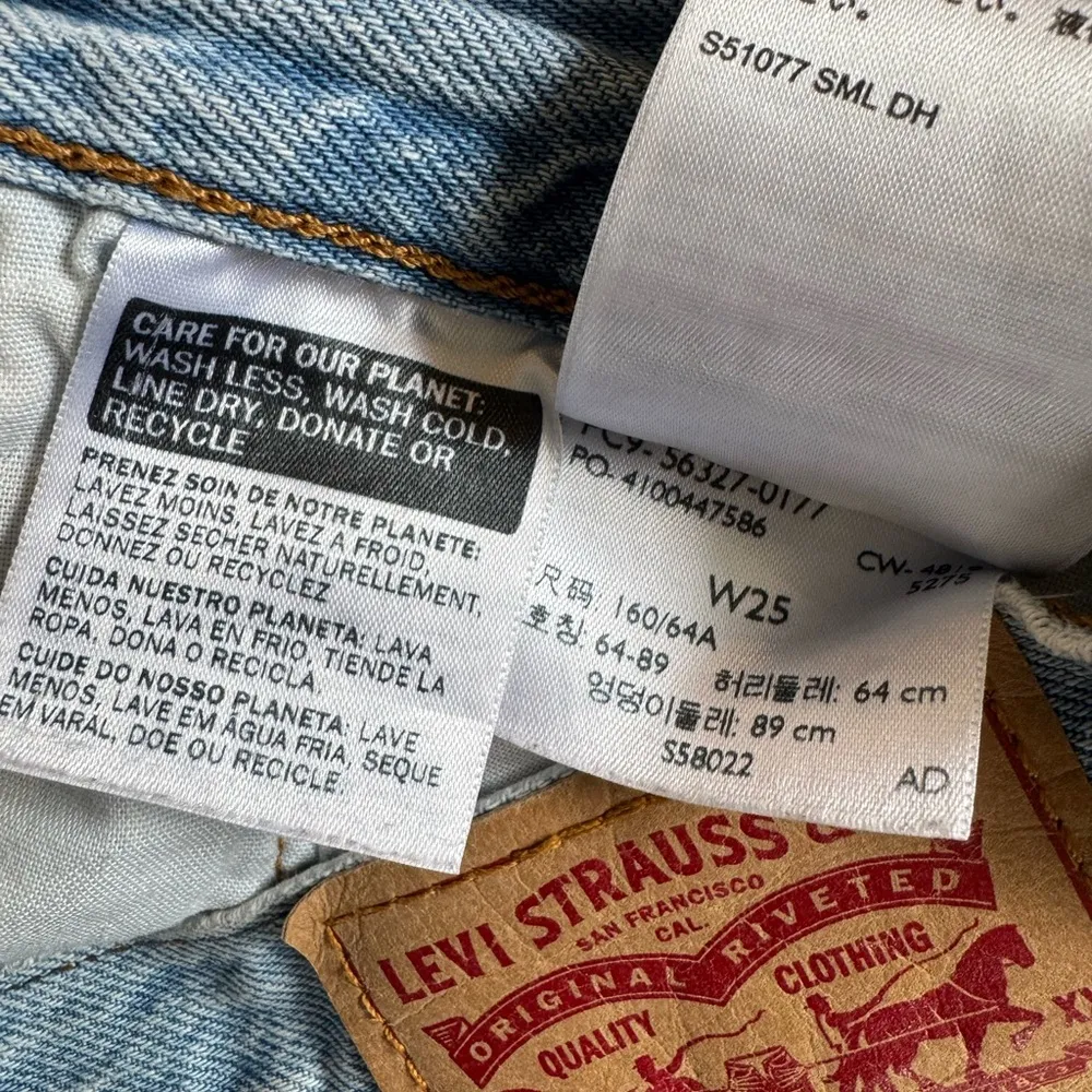 Levi’s 501 Light Wash Shorts - Image 4