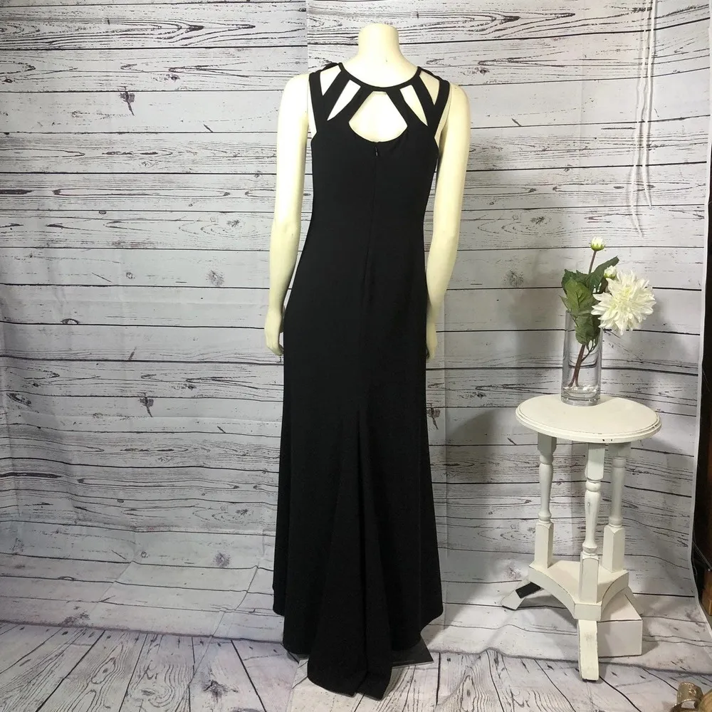 Vera Wang Floor Length Black Gown Cut Out Neckline and train on the back! - Image 8