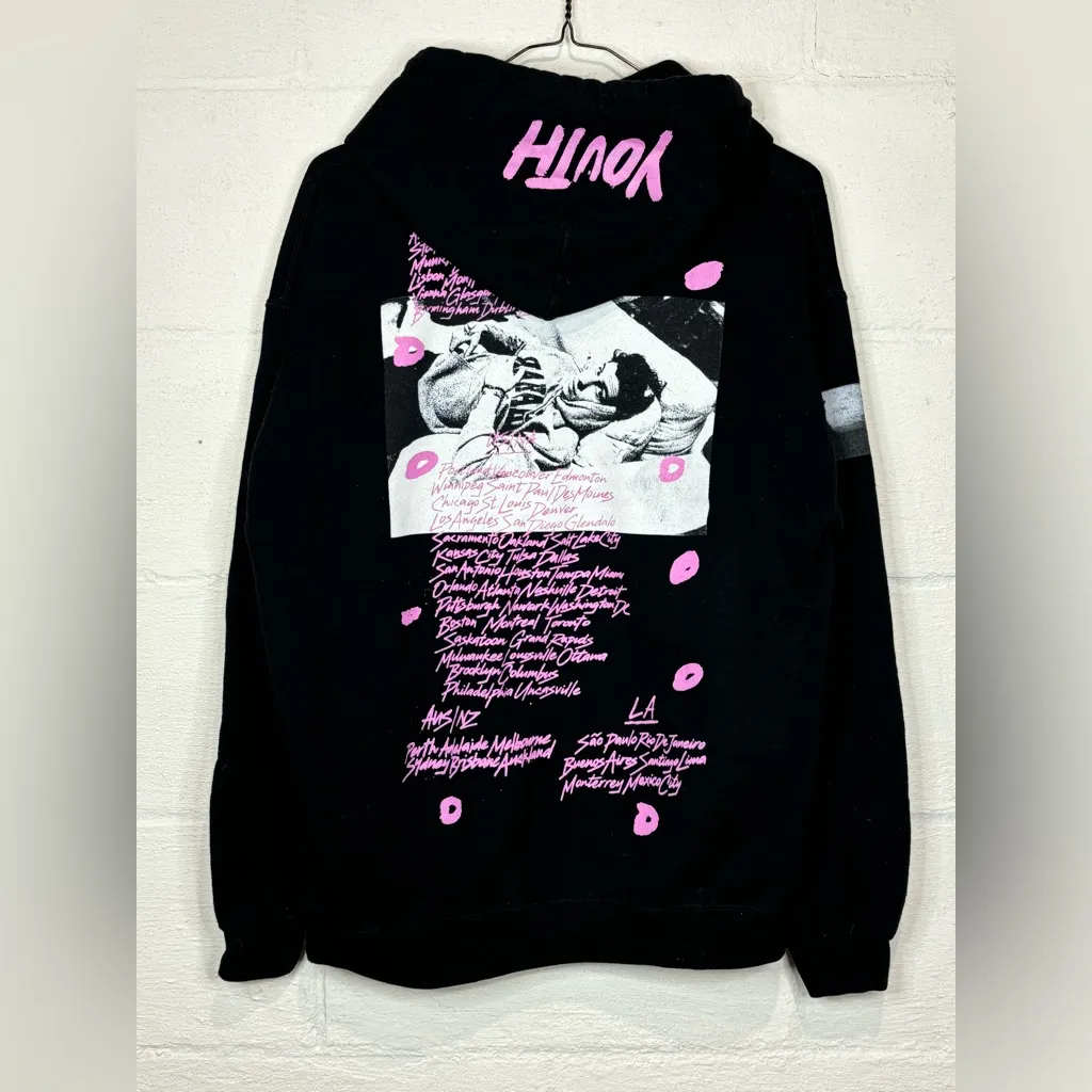 Shawn Mendes The Tour Merchandise Unisex Black and Pink Hoodie Size Medium - Image 5