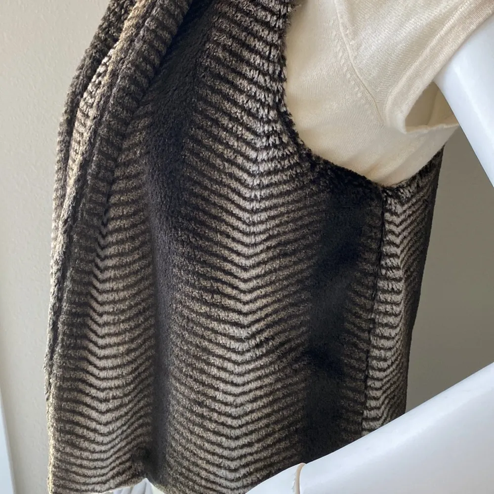 Tart Acrylic Faux Fur Vest - Image 4