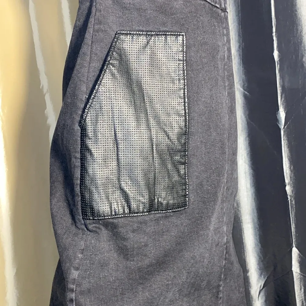 Calvin Klein Jeans L black denim faux leather trim dress with pockets, elegant. - Image 3