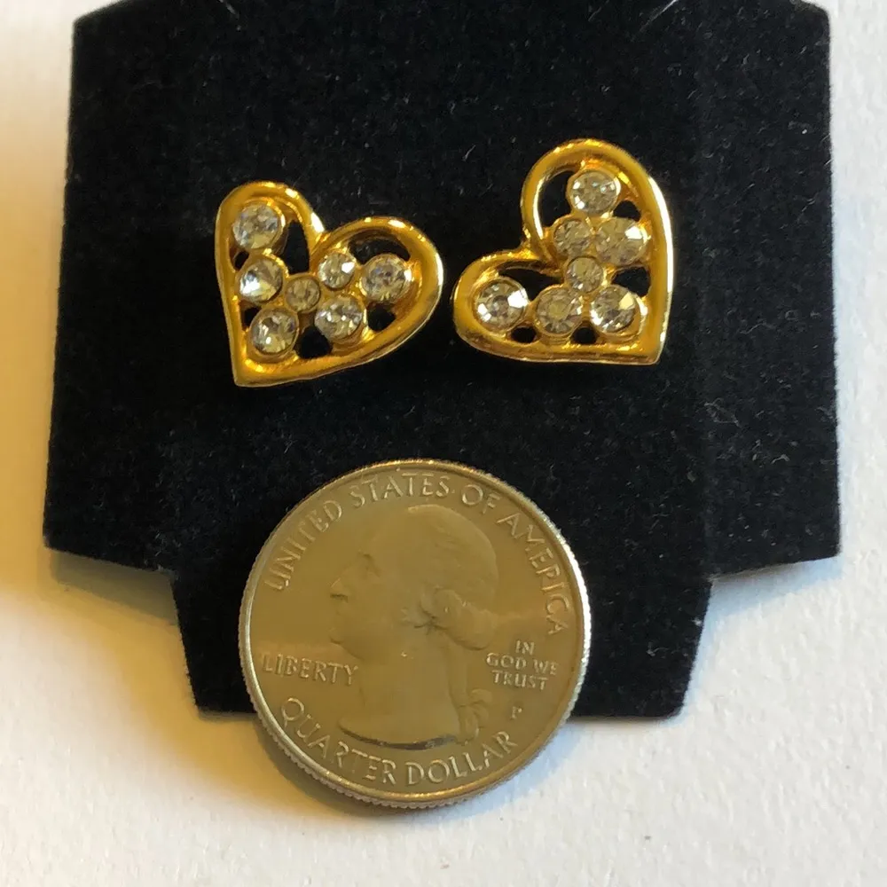 Vintage Gold Tone CZ Rhinestone Heart Retro Pierced Earrings - Image 4