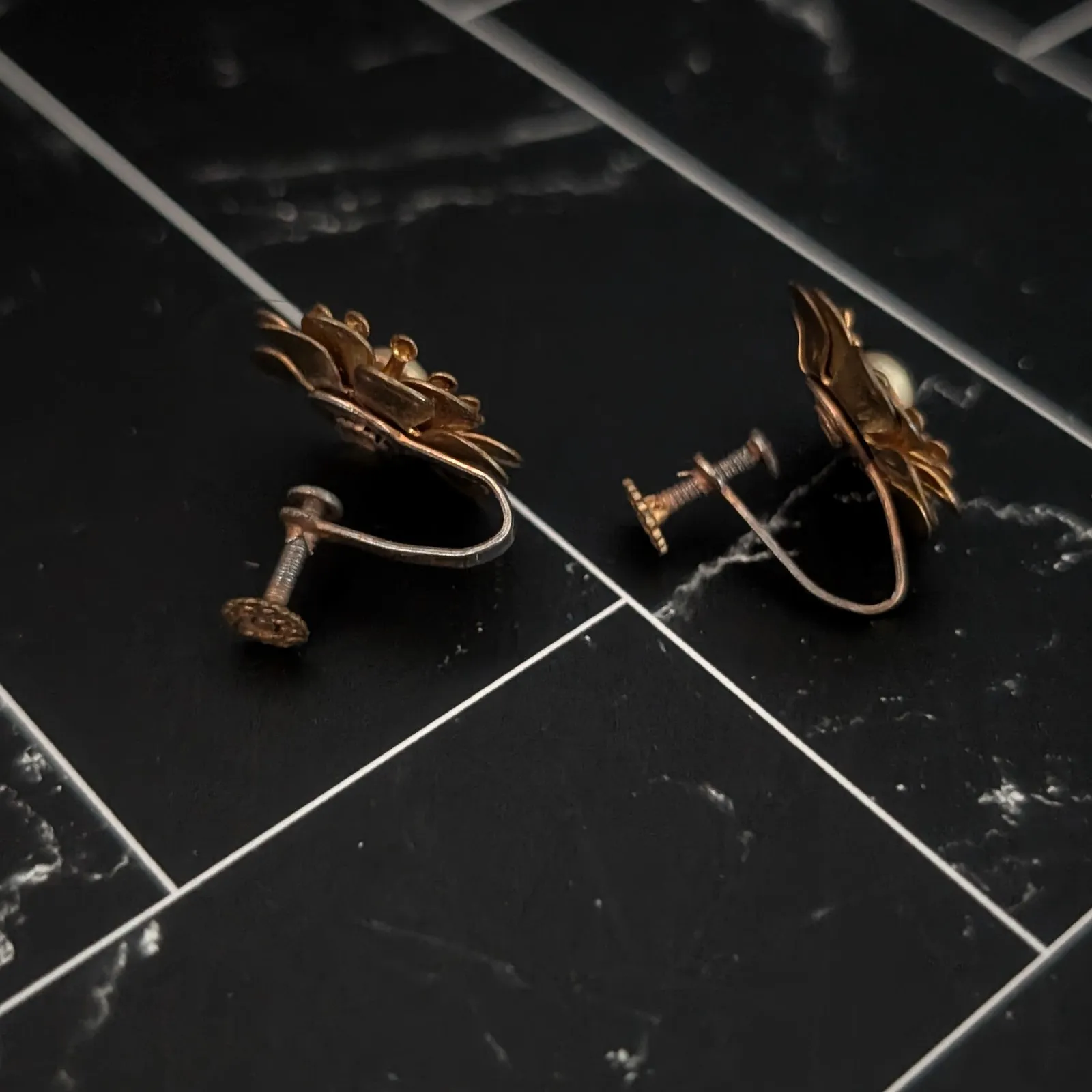 Vintage Screw On Earrings Flower with Faux Pearl Center - Image 5