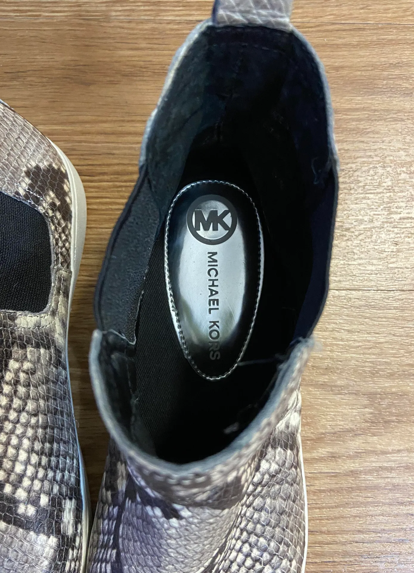 Micheal Kors Snakeskin Chelsea Boot - Image 8