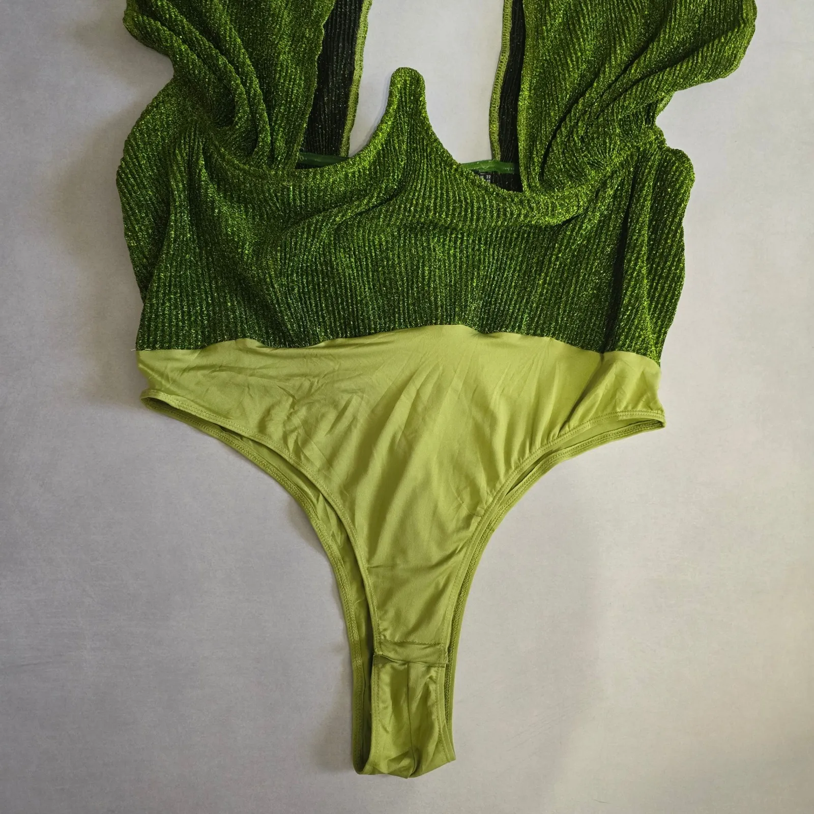 Pretty Little Thing Green Sparkle Plunge V Neck One Piece Bodysuit Top‎ Plus 18 - Image 7