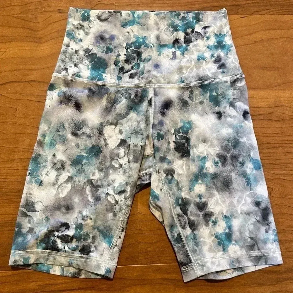 Lululemon  Women's Align High-Rise Short 8" Kaleidofloral Multi size 2 - Image 3