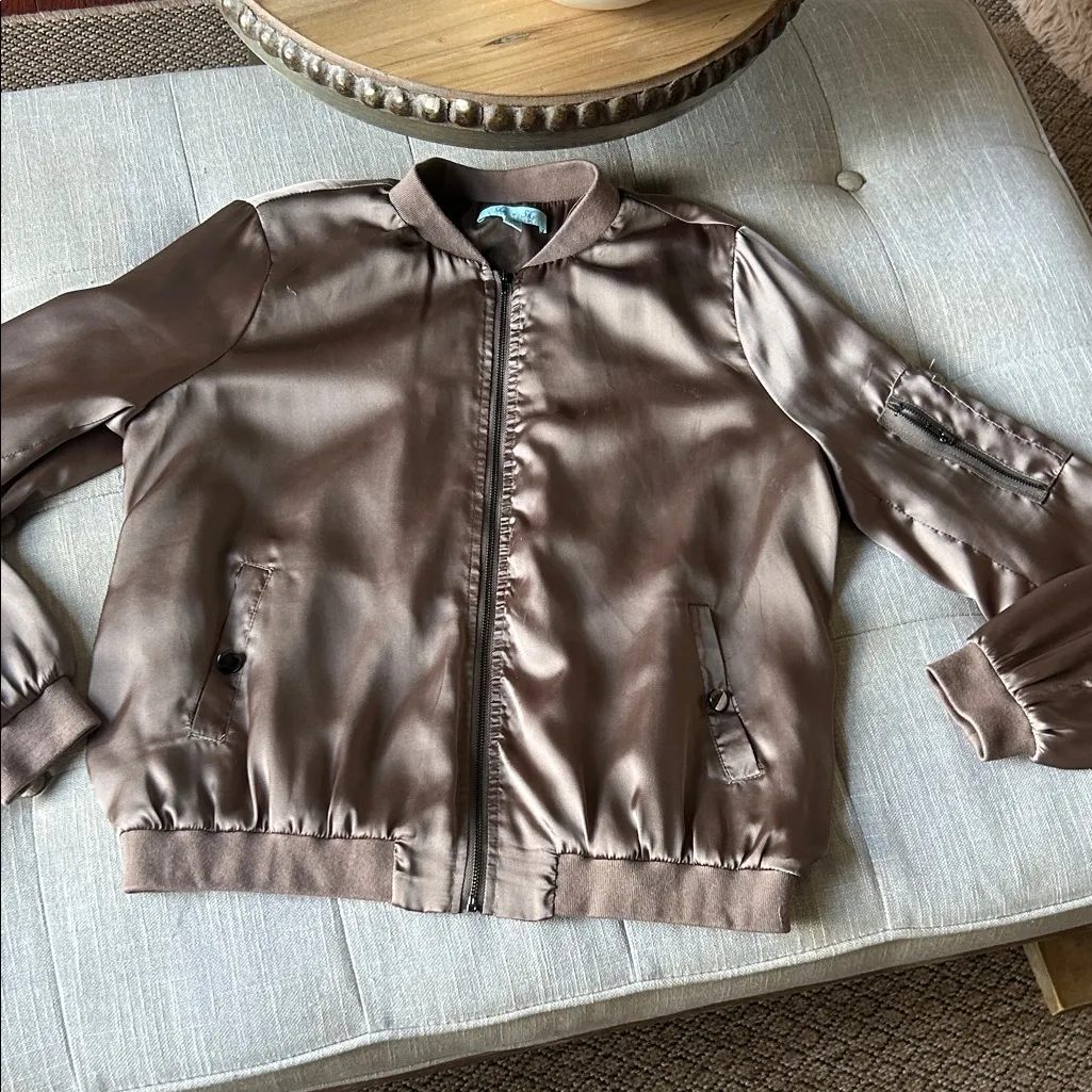 She + Sky Mauve Satin Bomber Jacket Size Medium - Image 2