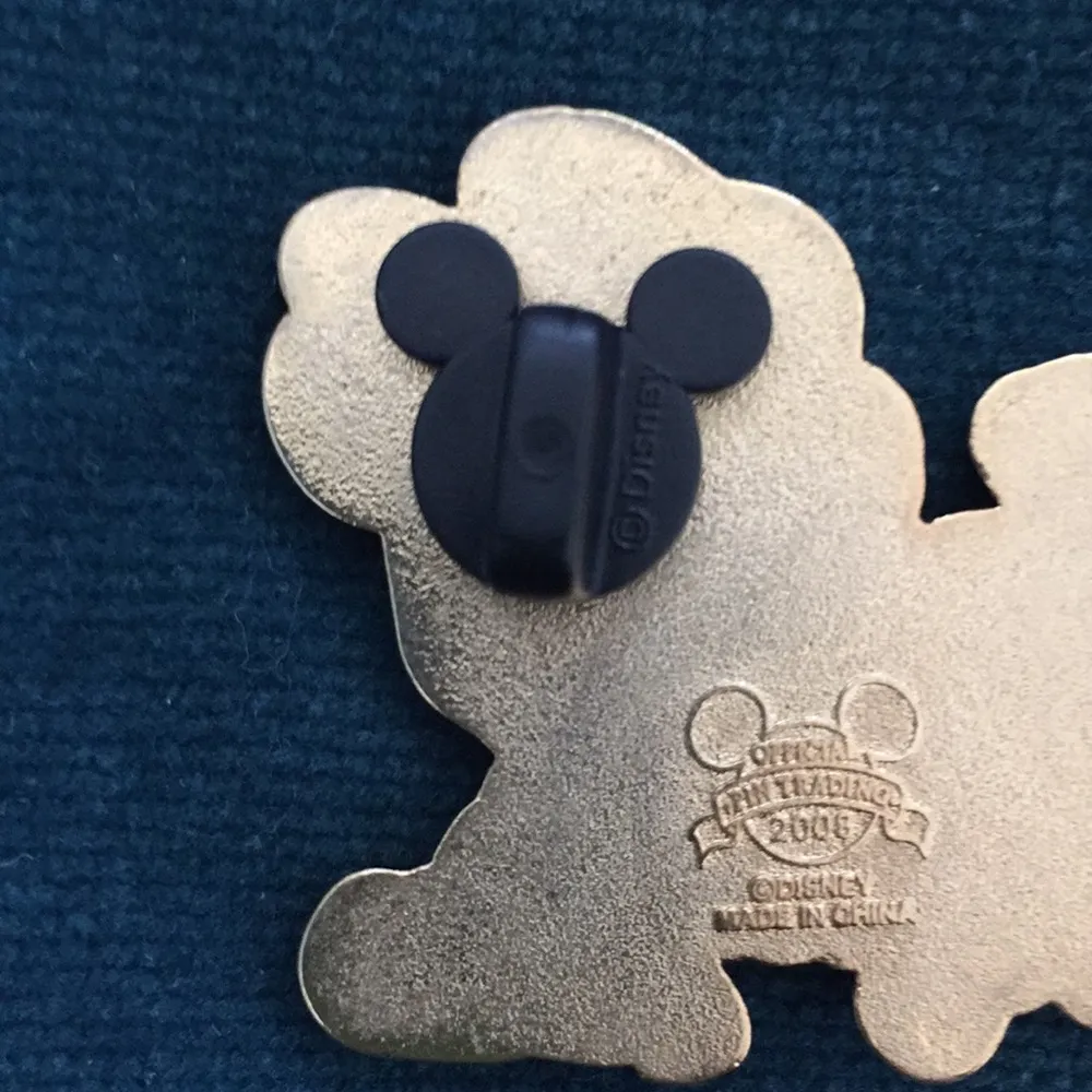 2008 Disney Minnie Mouse collectible trading pin - Image 6