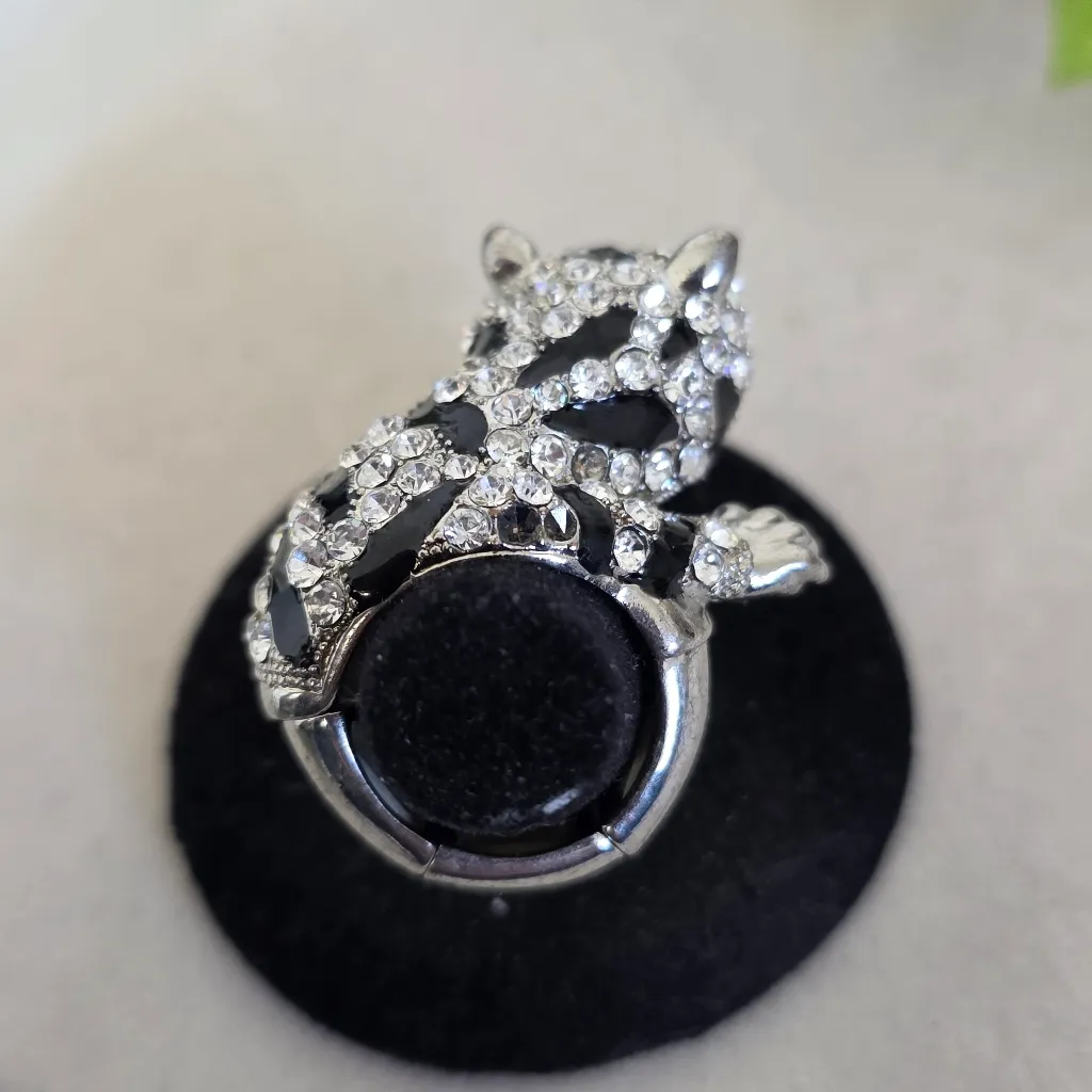Statement Bling Rhinestone Tiger Stretch Ring Silver - Image 3