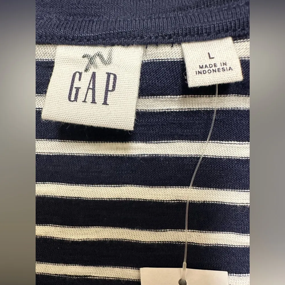 Gap striped short sleeve vneck tshirt mini dress - Image 5