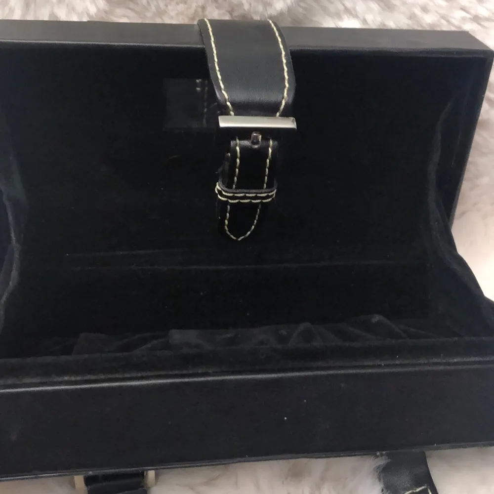 🦋4/$25 Little black purse - Image 5