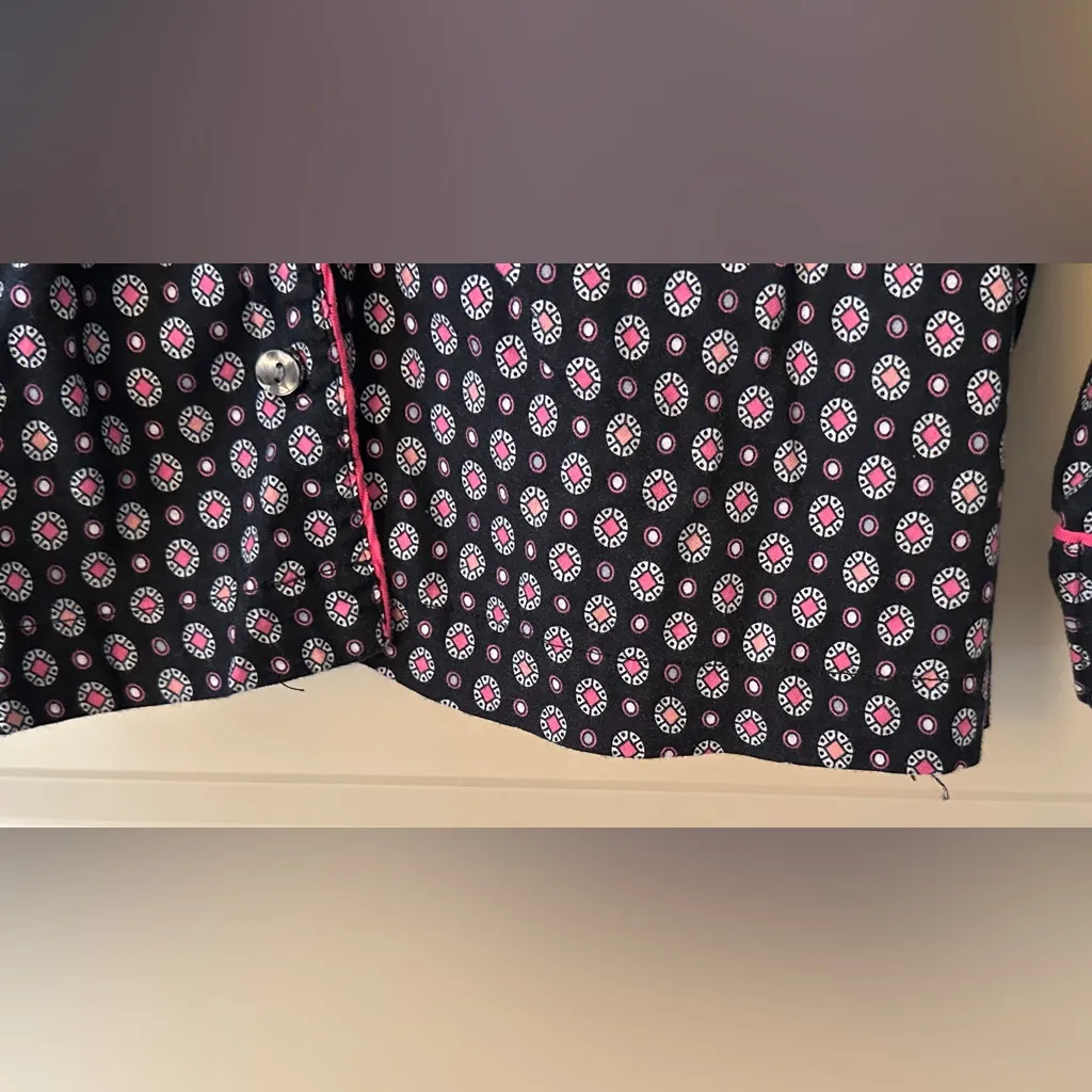 VS Victoria’s Secret Black and Pink Patterned Pajama Top Women’s Sz Small - Image 7