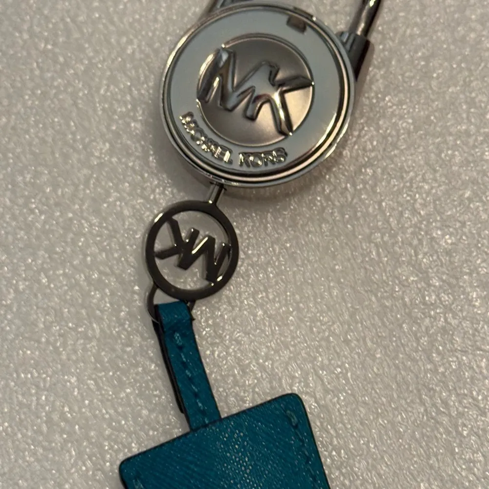 Michael Kors lock & Key bag charm - Image 2