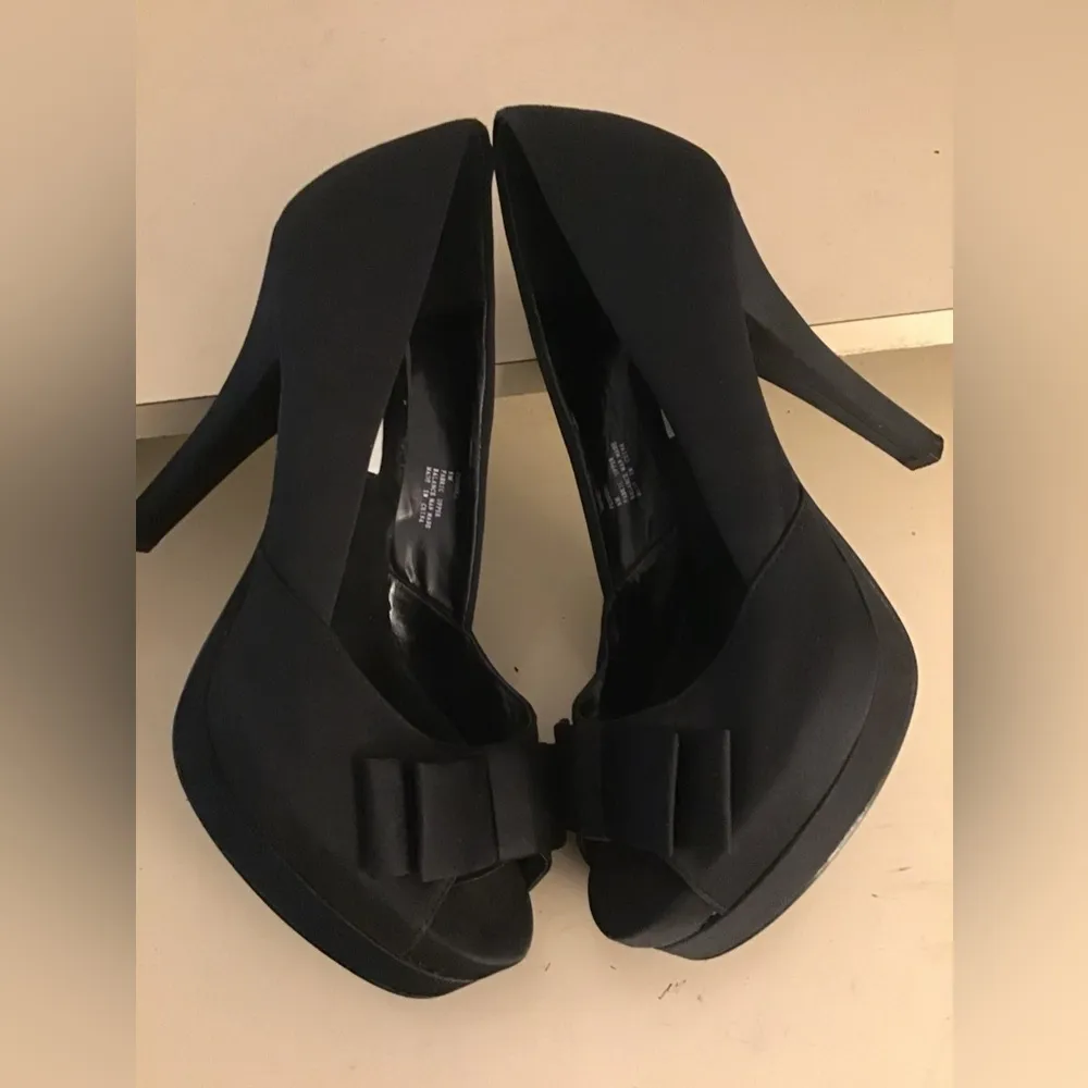 Steve Madden women black fabric platform Fendora pump heels US 8 - Image 5