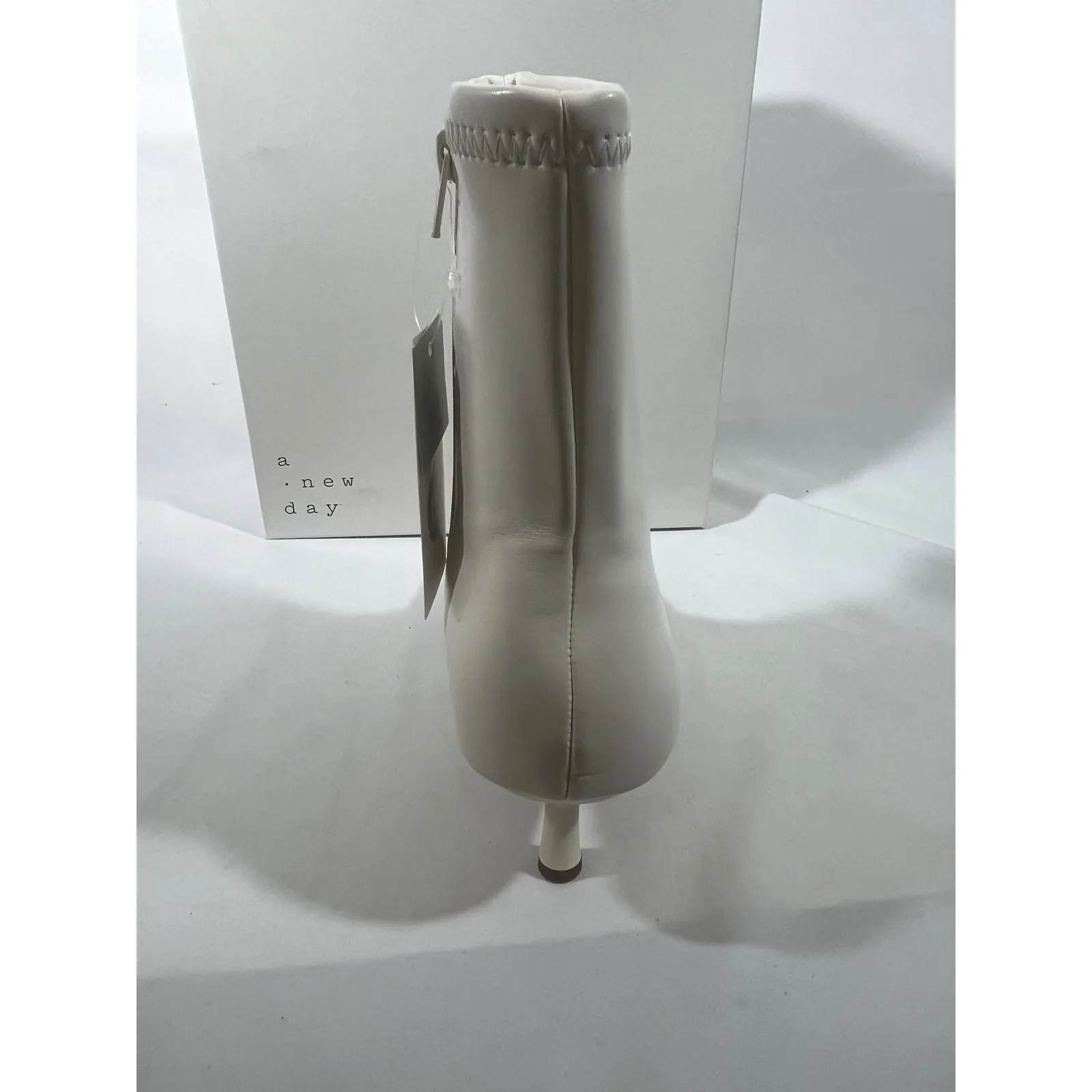 A New Day Women's Stretch Ankle Boots Pointed Toe Kitten Heel Modern Ivory Sz 11 - Image 5