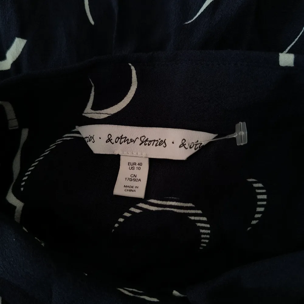 & other Stories Women Navy Printed Short Sleeve Oversized Shirt Top 10 - Image 4