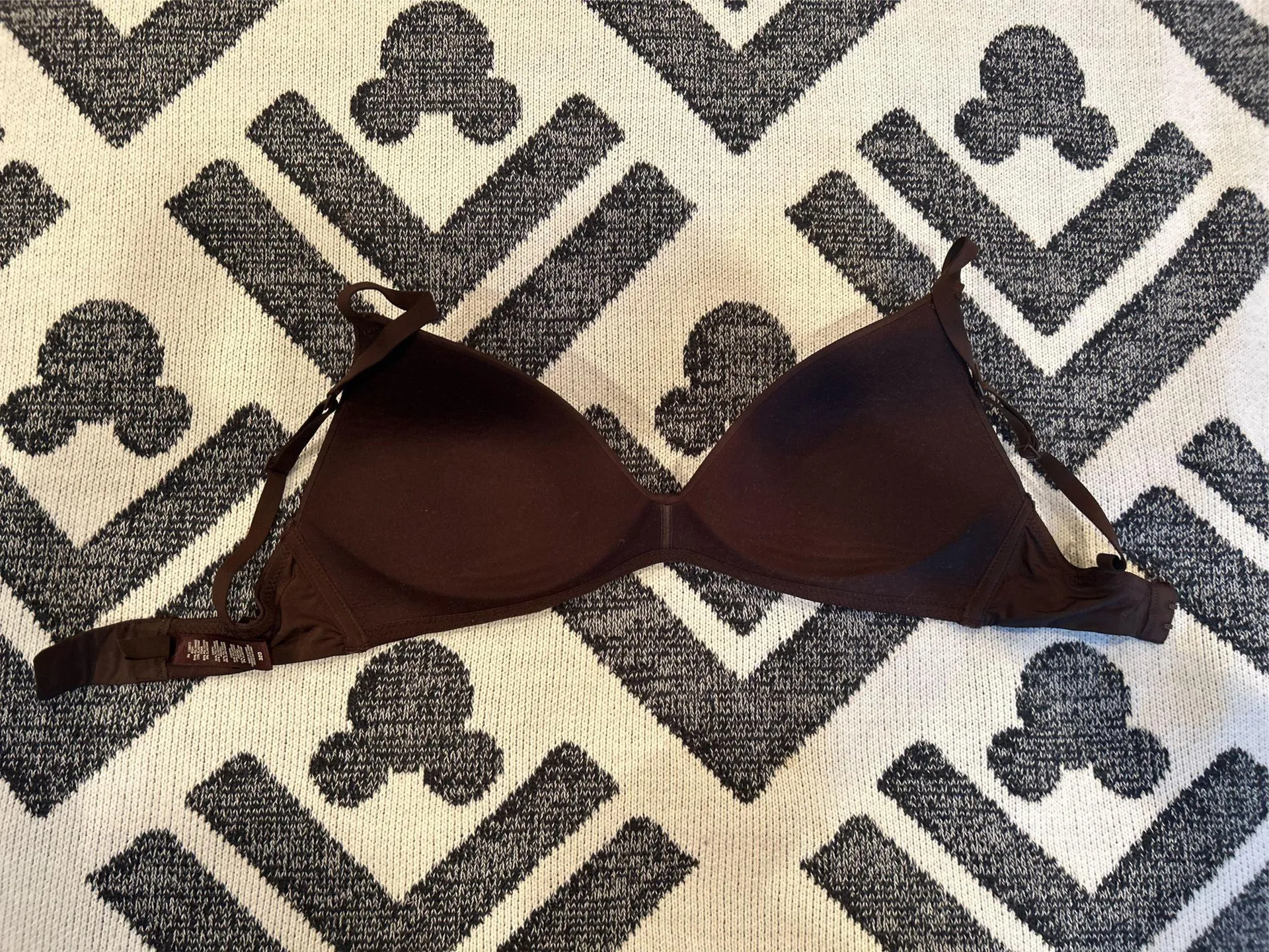 SKIMS 32D unlined bra - Image 4