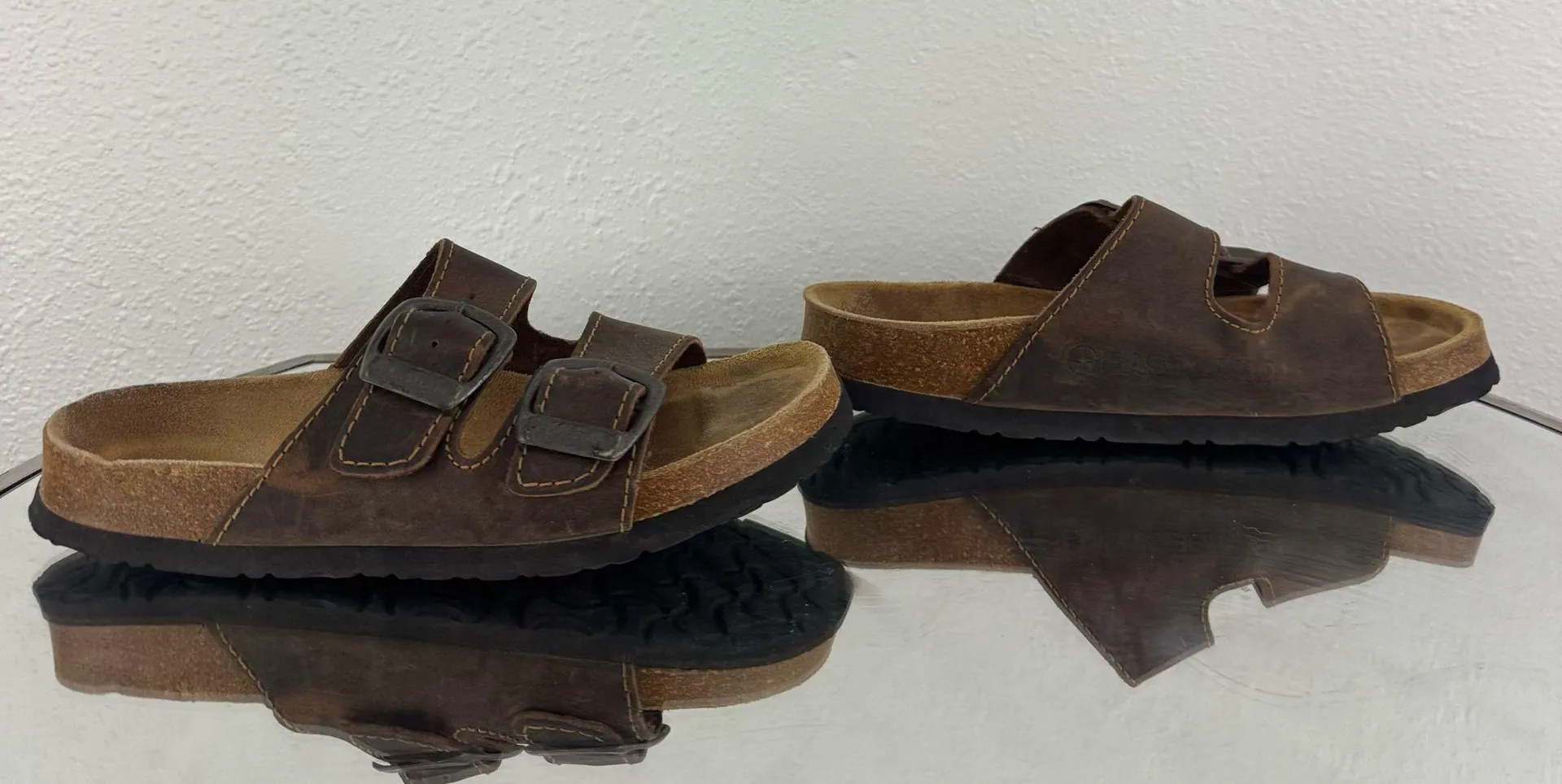 EASTLAND Vintage 90s Womens Brown Leather Dual Strap Buckle Slip On Sandals - Image 2