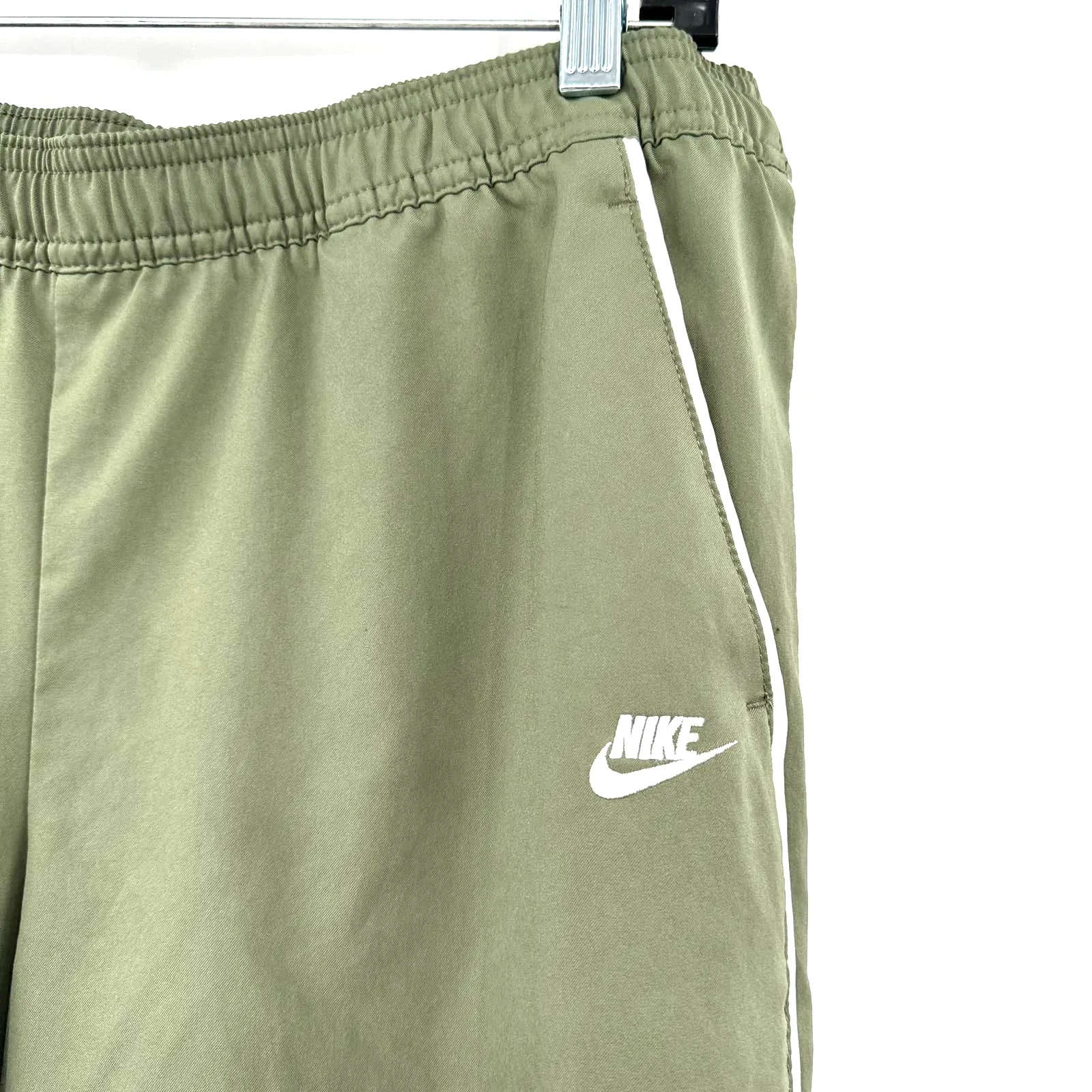 Nike size medium fit dry line green pants white side stripes‎ pockets - Image 3