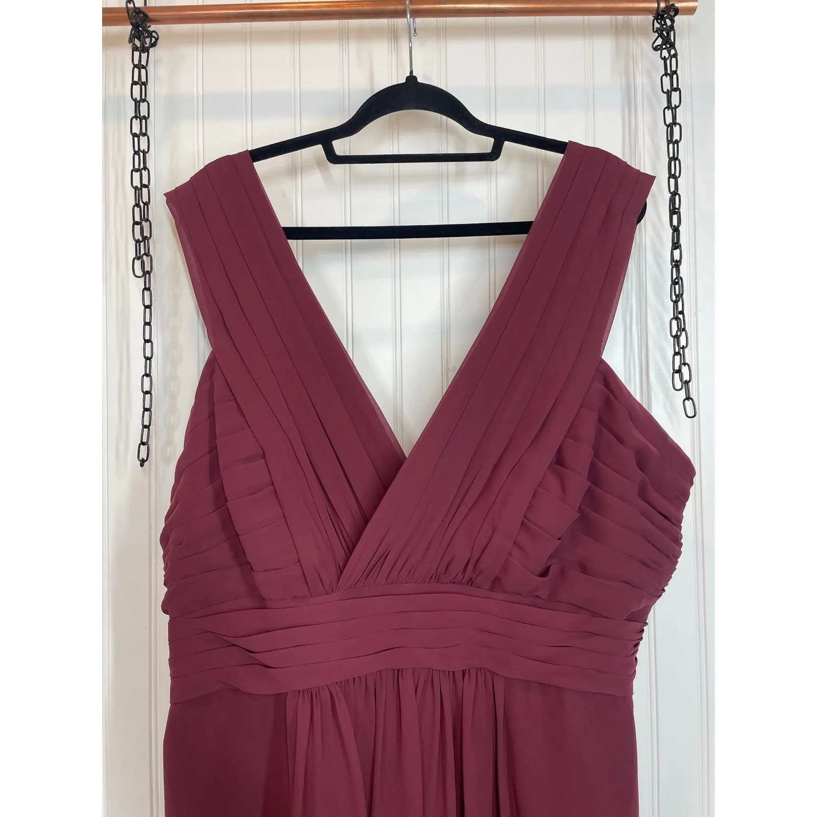Jasmine B2 Bridal Burgundy V-Neck Pleated Chiffon Maxi Bridesmaid Dress Size 26 - Image 2