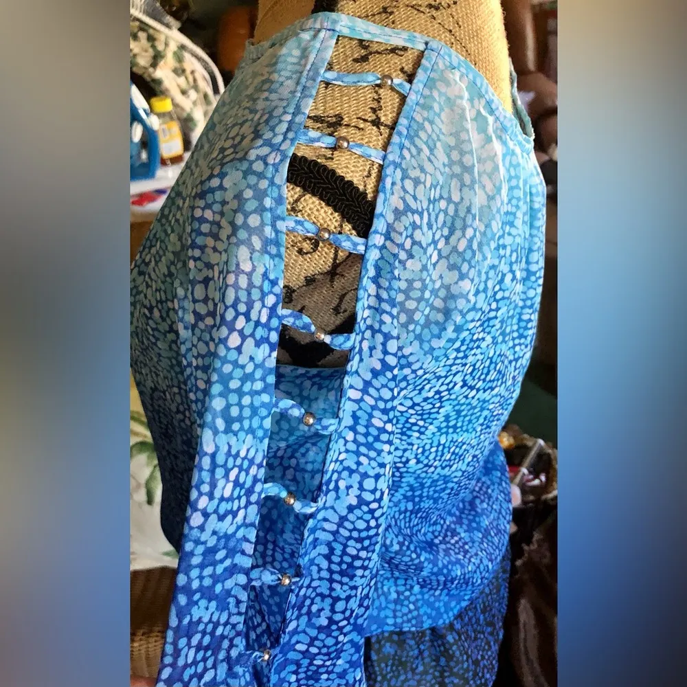 White House Black Market Ombre Blue/Pink/black Blouse w/cutouts & Studs! - Image 10