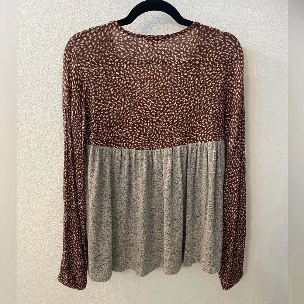 White Birch - Brown and Gray Patterned Blouse size small - Image 2