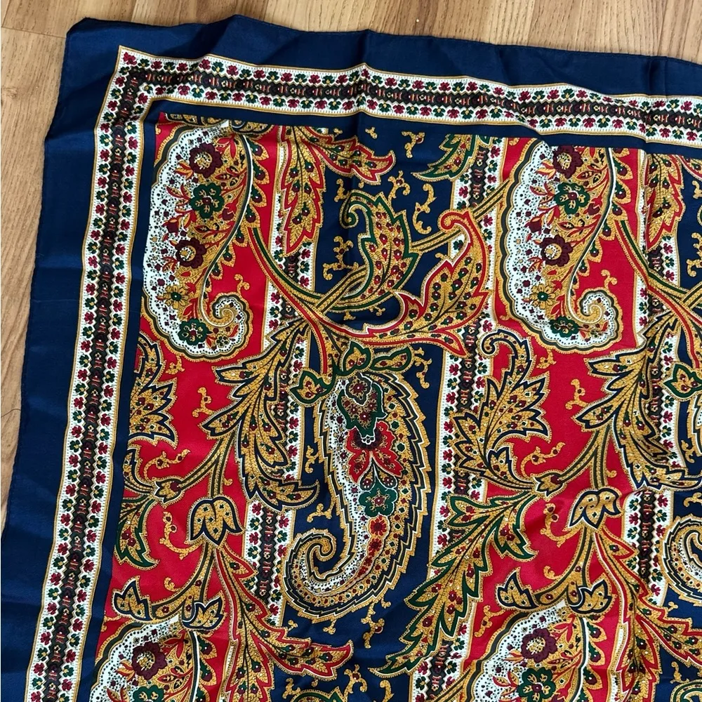 Vintage Paisley Scarf 34x35 - Image 3