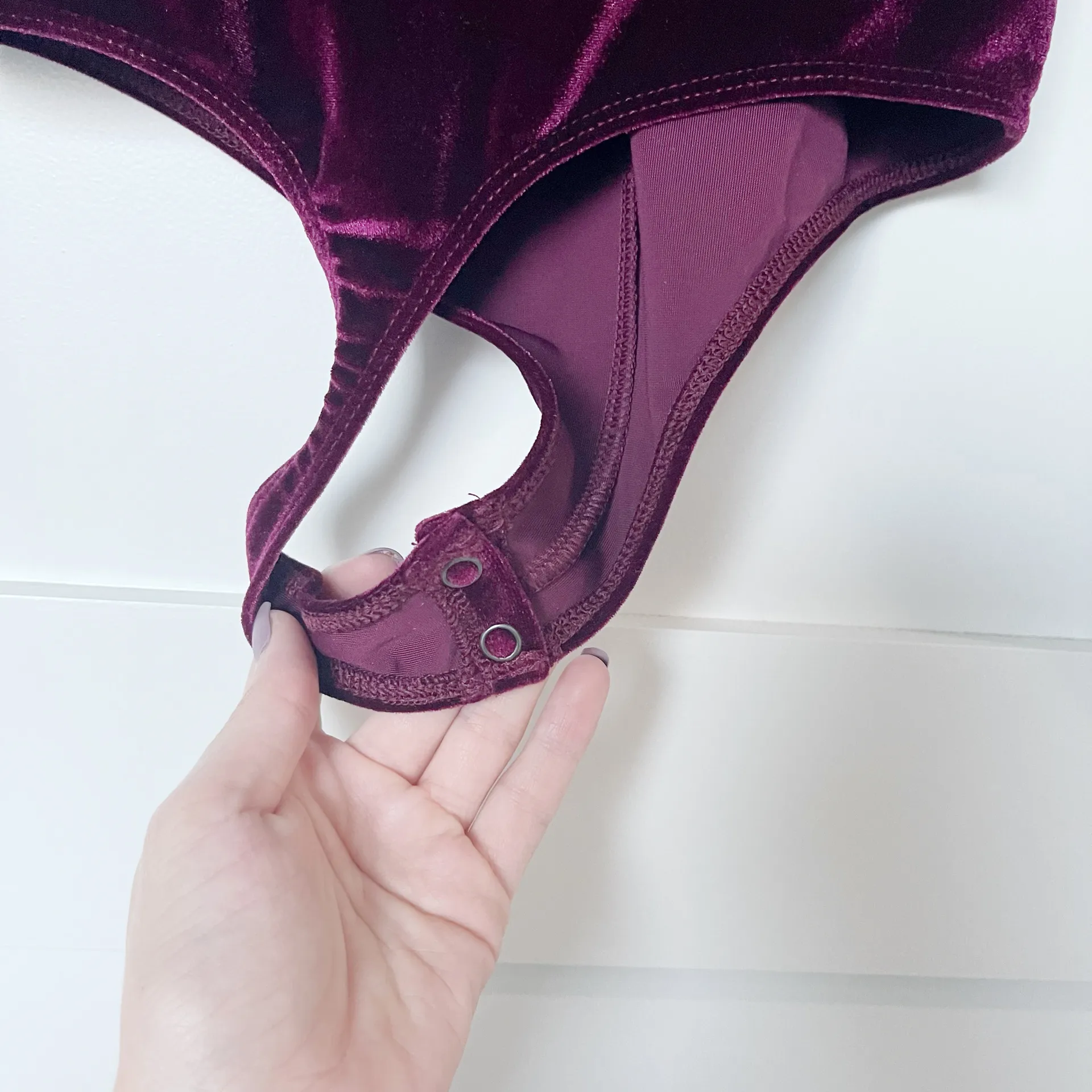 EXPRESS Velvet Deep V-Neck Long Sleeve Bodysuit - Image 8