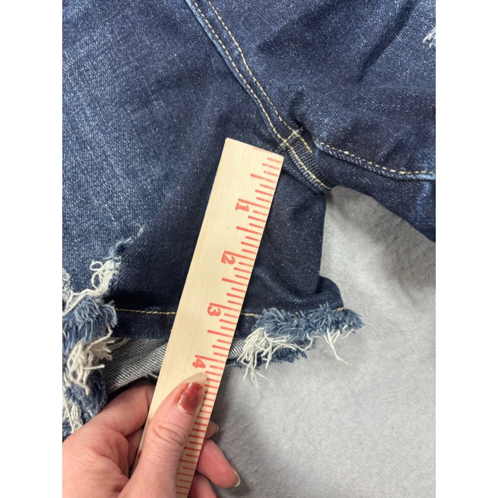 Judy Blue Distressed Denim Shorts Dark Wash Frayed Cuffs Women's Size L - Image 11