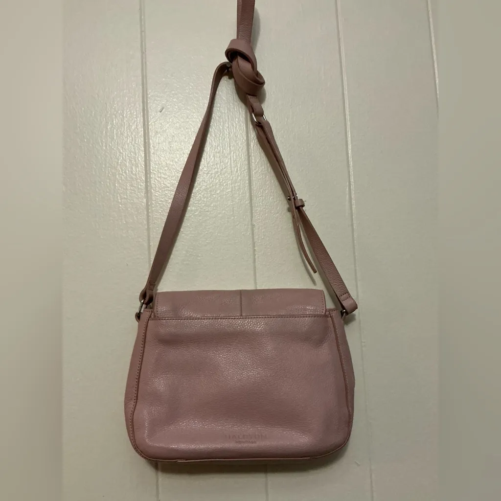 A Vintage Rare Soft Pink Halston Heritage Crossbody Leather Handbag - Image 4