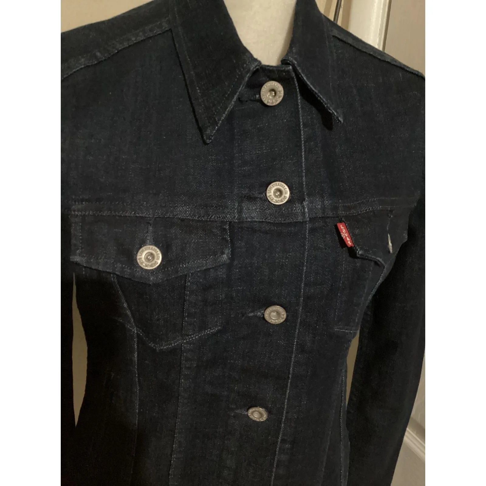 Levis Trucker Denim Jacket Womens Small Dark Indigo Stretch Fitted Button Front - Image 2