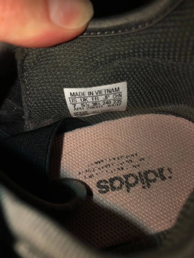 Adidas Tennis Shoes - Image 2