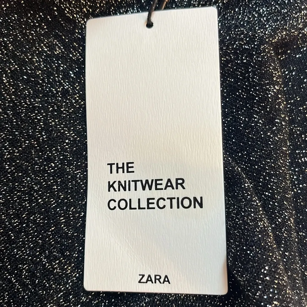 NWT  sparkly turtleneck medium lightweight black sparkly long sleeved top - Image 6