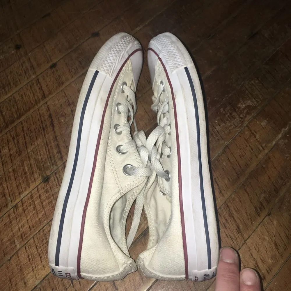 Converse off white low top size 6 classic Chuck Taylor shoes - Image 4