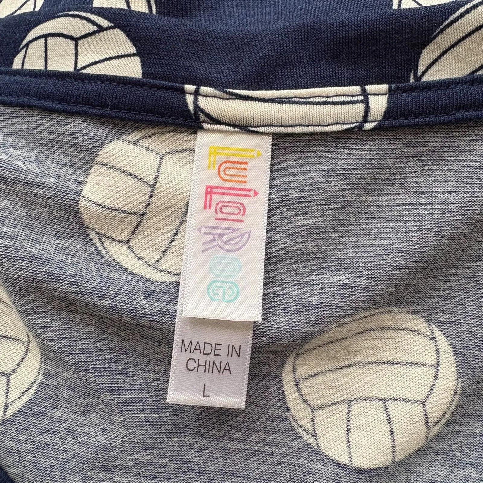 NWT Lularoe Christy T Navy Blue Volleyball Print V-neck Short Sleeve‎ Size Large - Image 5
