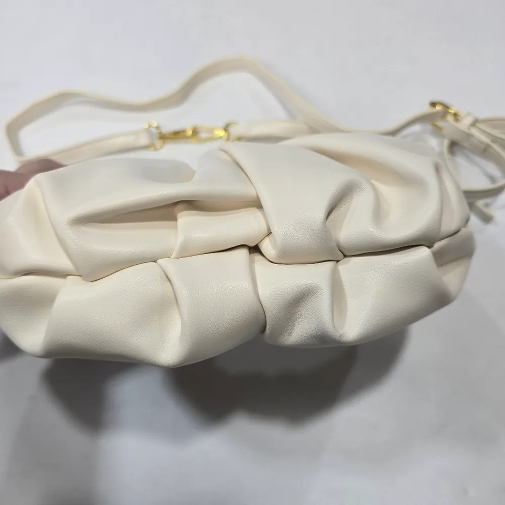 8 Other Reasons Shoulder Bag in Ivory - Image 9