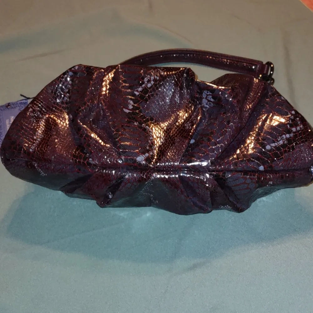 Simply Vera Wang purse. (B) Gray - Image 8