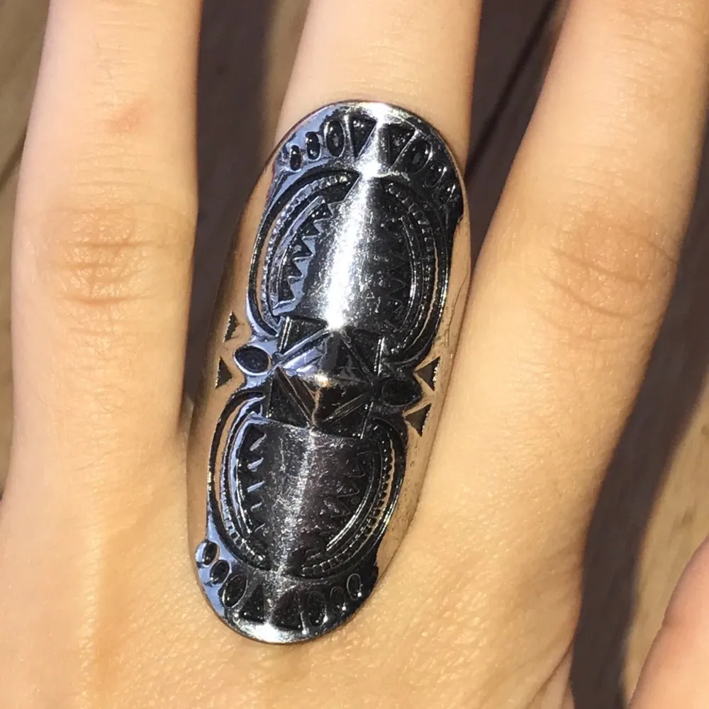 Black and Silver ring - Image 2