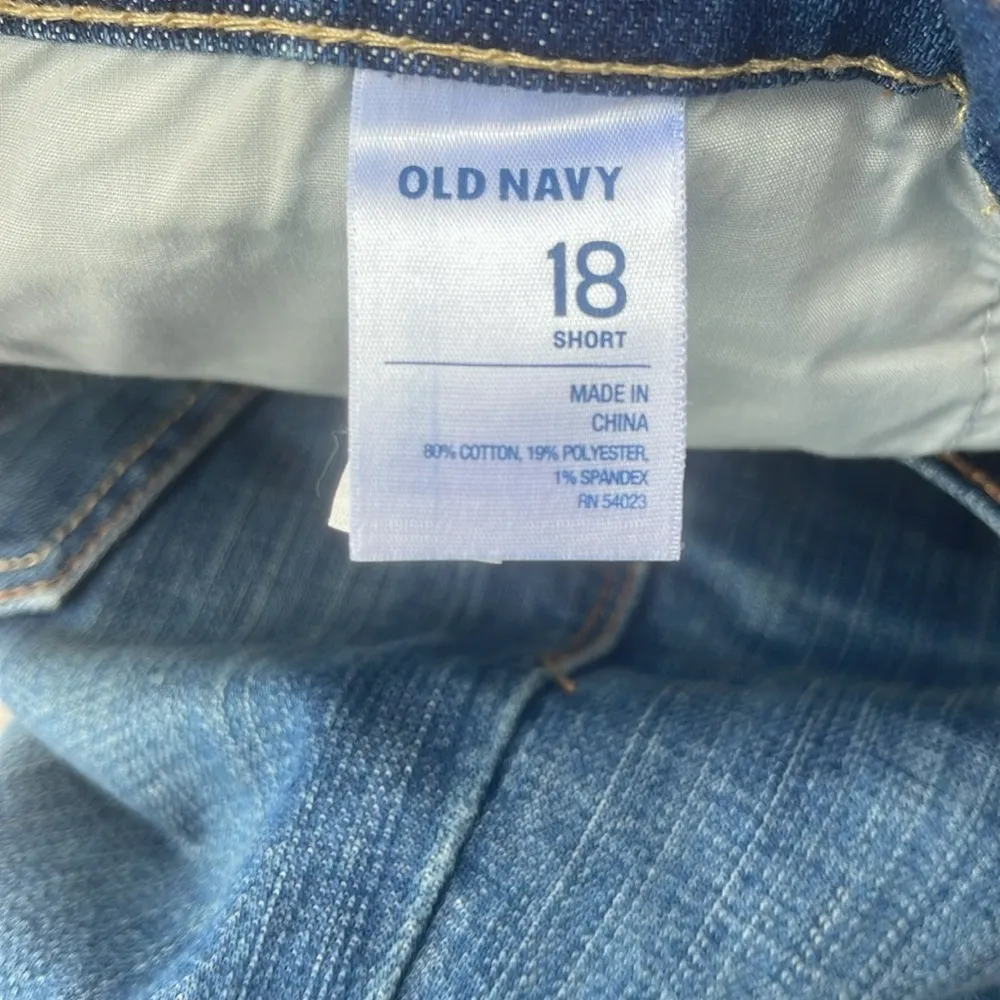 Old Navy DIVA jeans size 18 short - Image 3