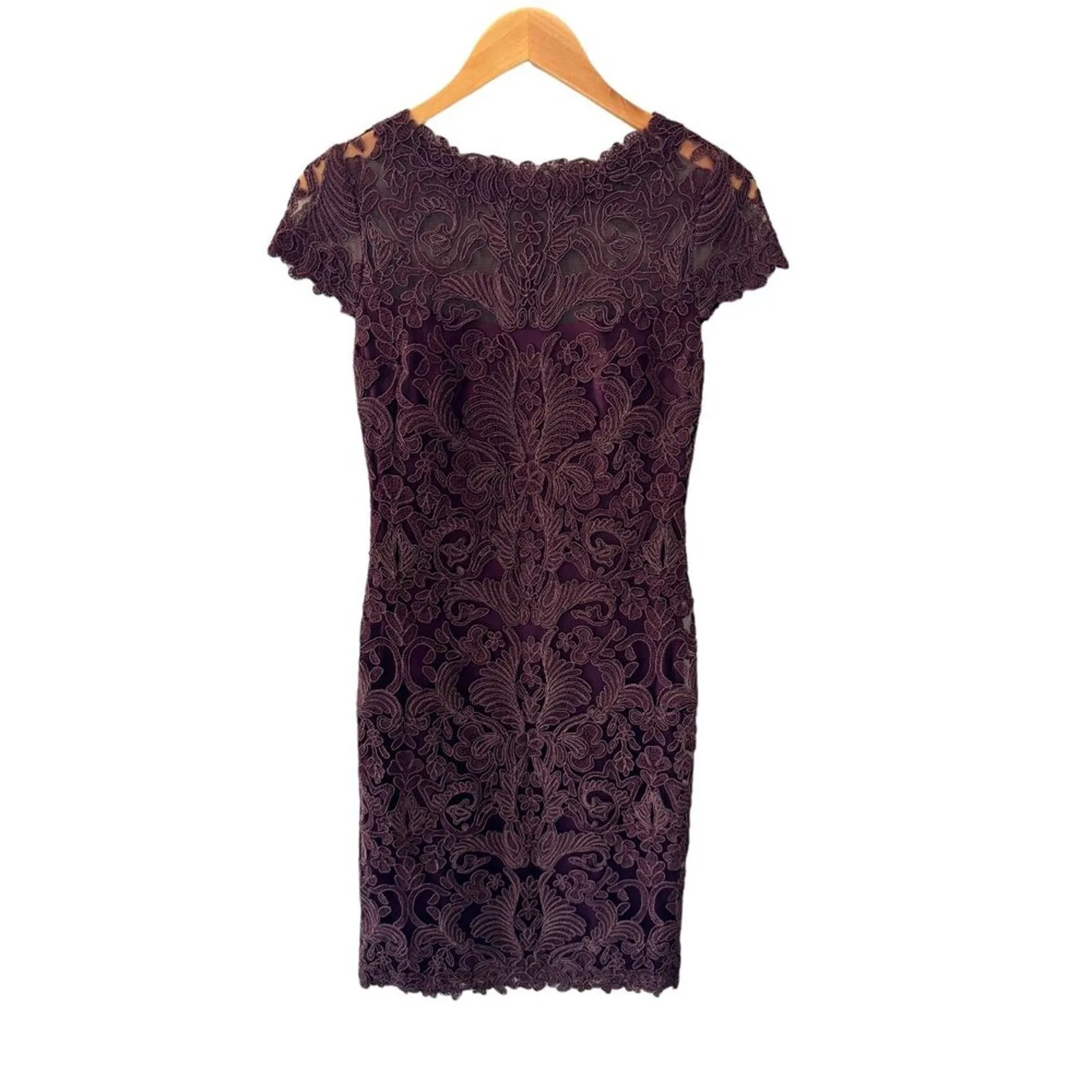 Tadashi Shoji‎ Embroidered Illusion Yoke Lace Sheath Dress Blackberry Size 2 - Image 4