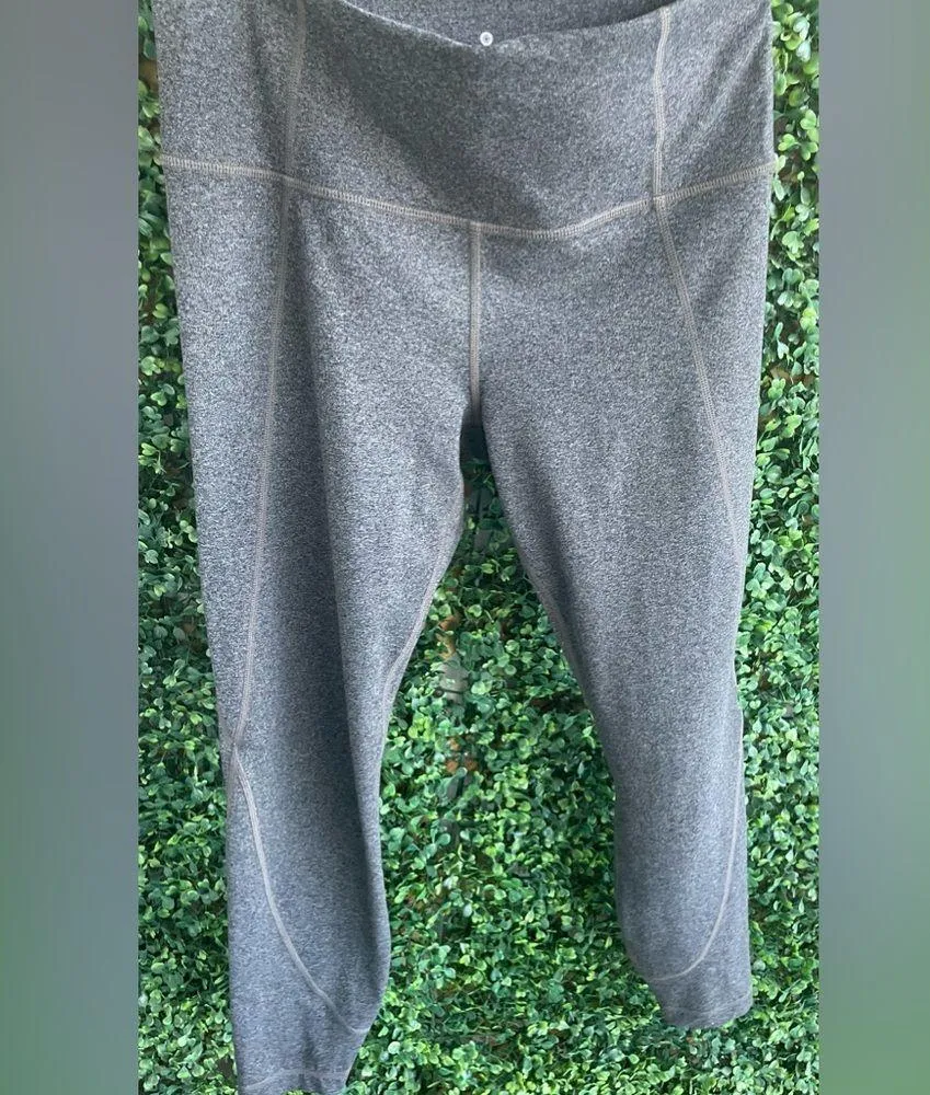 Athleta - High Rise Salutation Crop Leggings | Grey | Size Small - Image 11