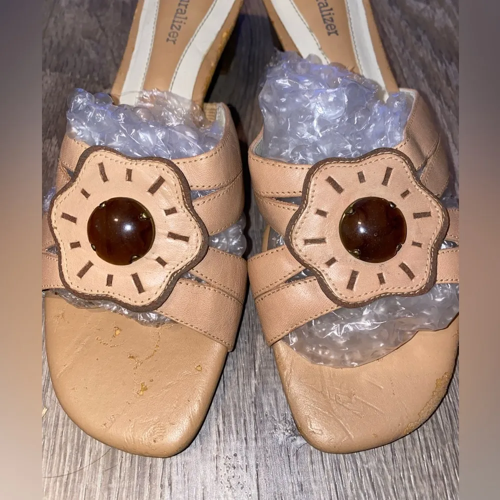 Leather Sandals 7.5w Gem detail. - Image 2