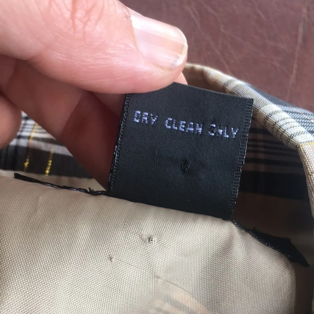 Anne Carson Gold Plaid Thin Zip Up Silk Jacket - Image 9