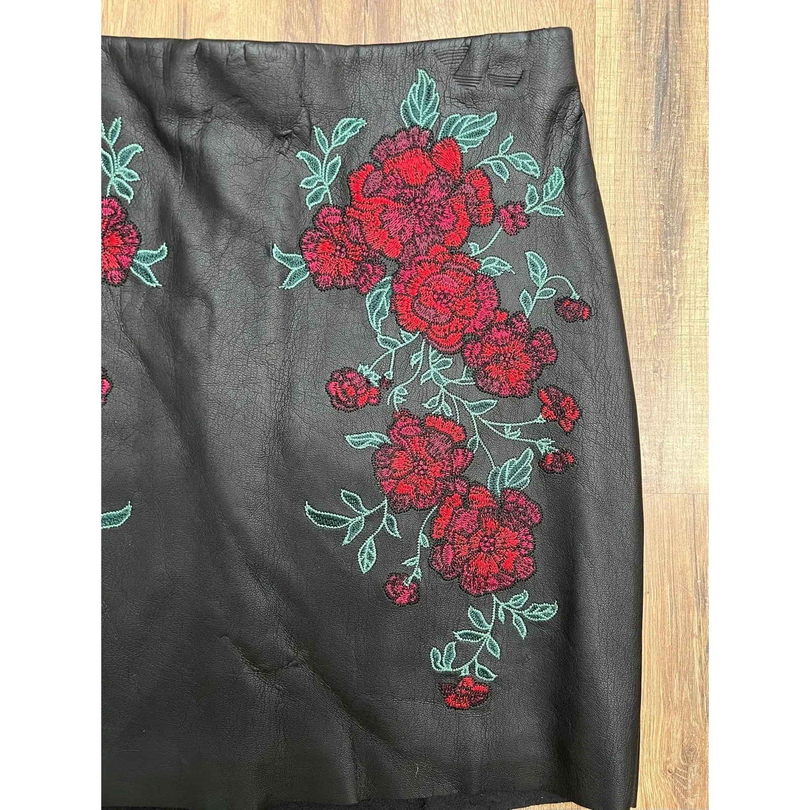 Express Embroidered Black‎ Faux Leather Mini Skirt – Size 2, Red Floral Detail - Image 4