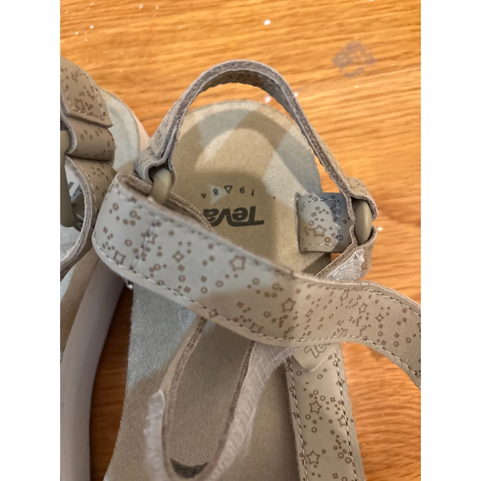 Teva‎ Platform Sandals Tan Star Print Adjustable Straps Women US 7 EU 38 - Image 3