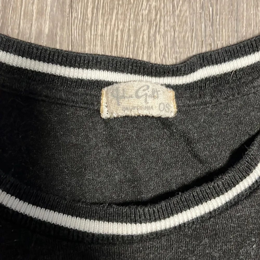 Brandy Melville John Galt T-shirt OS - Image 4