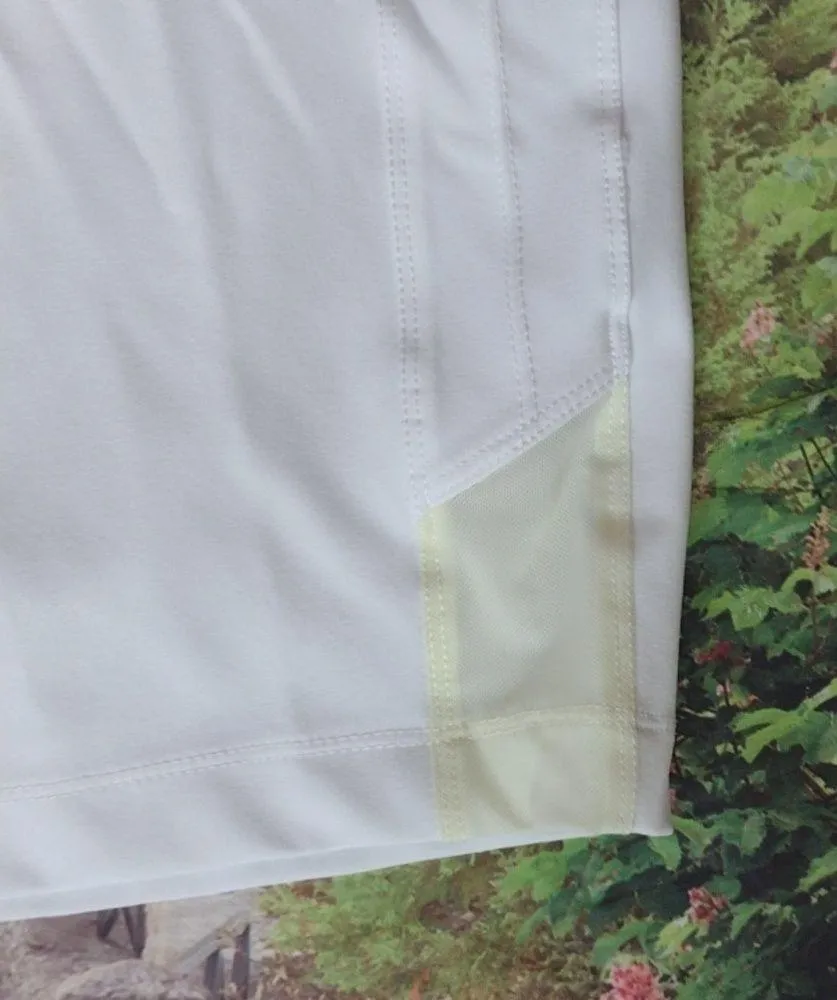 Tail white label golf shorts side insert - Image 2