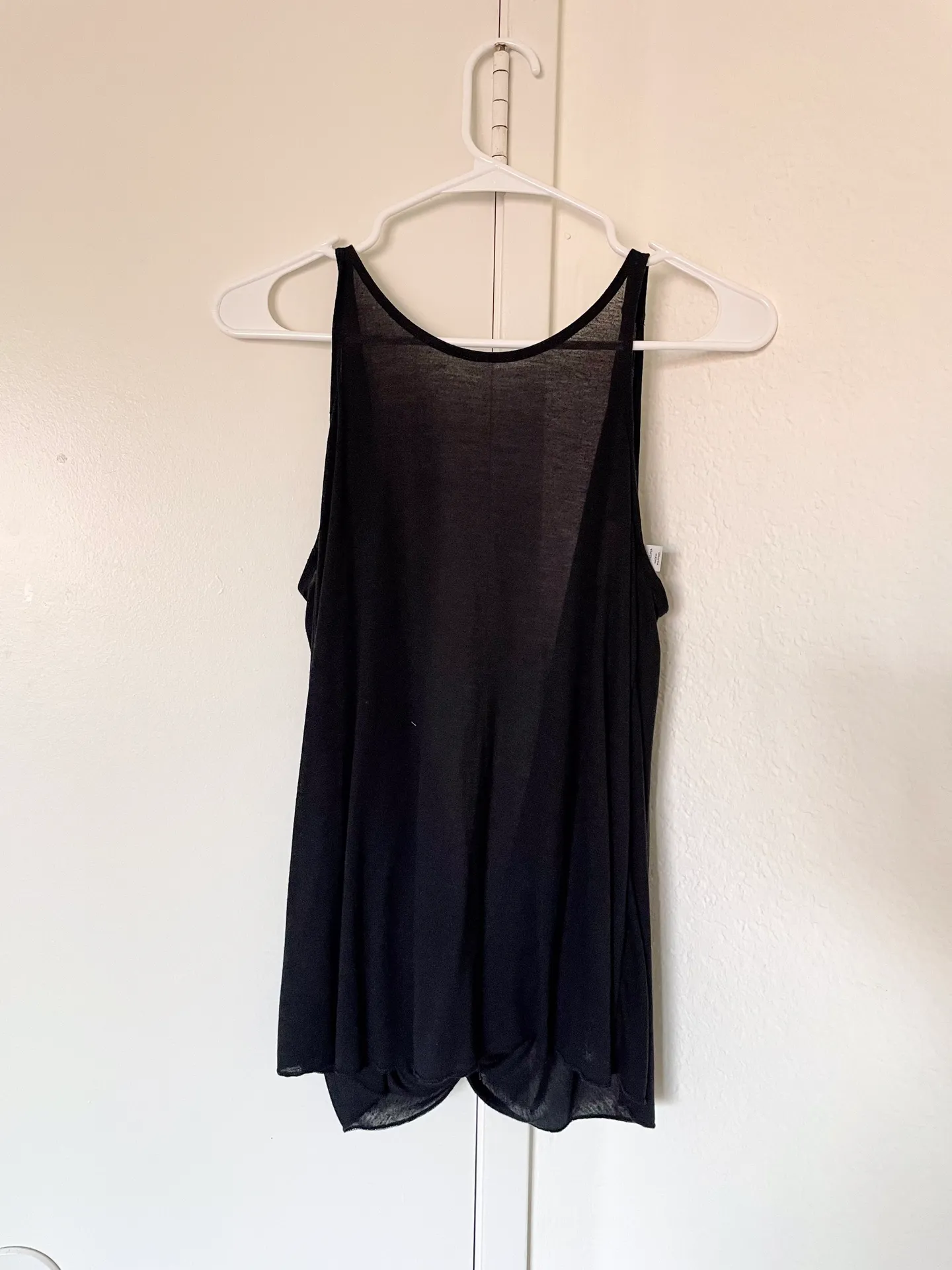 black lightweight open back top size M. - Image 2